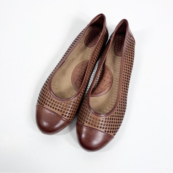 SOFTWALK Napa Brown Ballet Comfort Flats with cut out design Size 12 N - Picture 1 of 8
